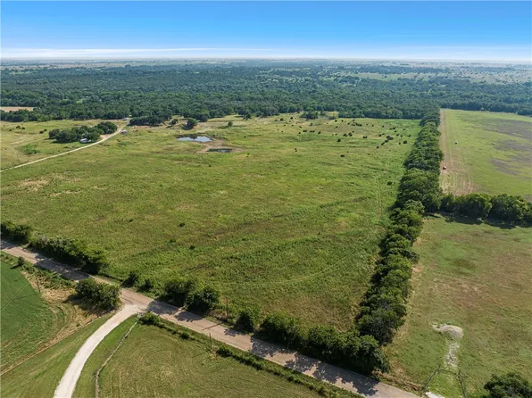 1 Anderson Ln, Crawford, TX 76638