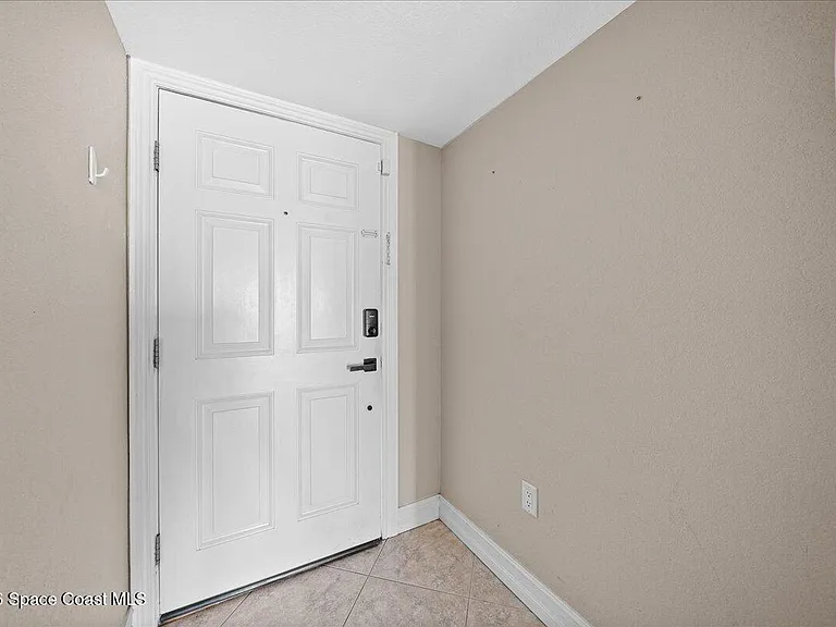 555 Jackson Ave #201 — Photo 6