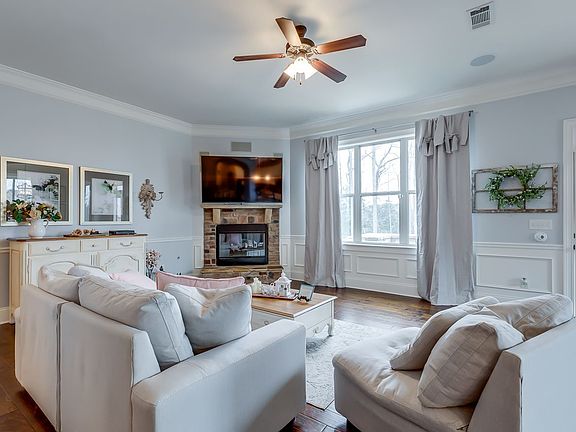 2nd image of 204 Montalcino Way