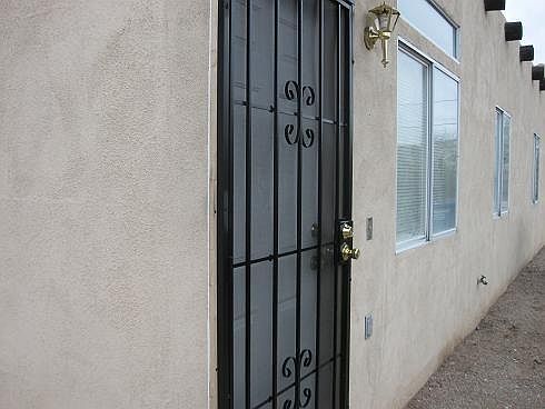 1st image of 3181 E Monte Vista Dr