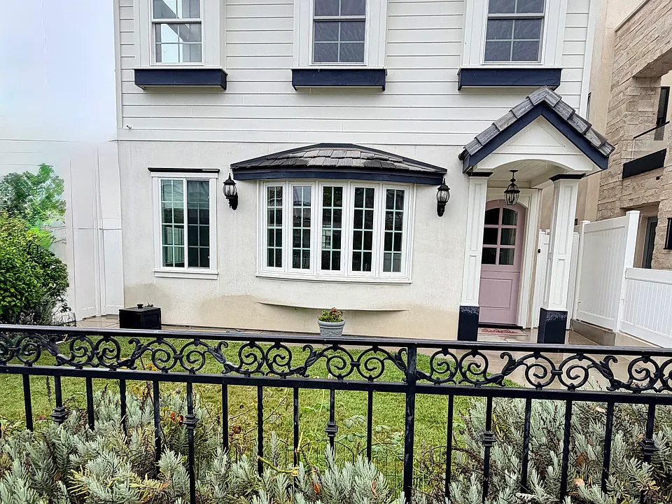 613 Poppy Ave