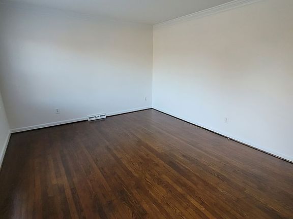 2nd image of 2207 Miami St