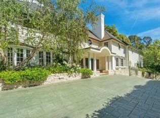 2220 N Bowmont Dr, Beverly Hills, CA 90210