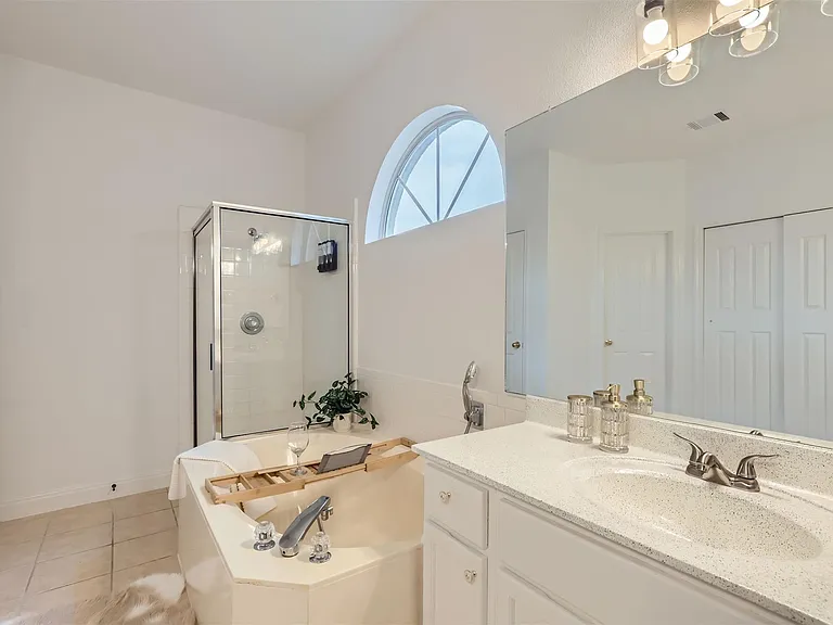 1016 Thackeray Ln — Photo 17