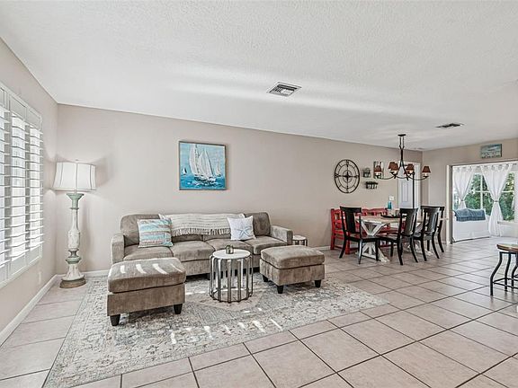 5th image of 216 176TH AVENUE E