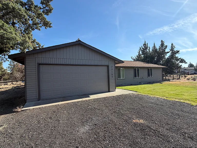 23157 Maverick Ln — Photo 3