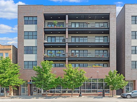 2nd image of 1842 W Irving Park Rd APT 302