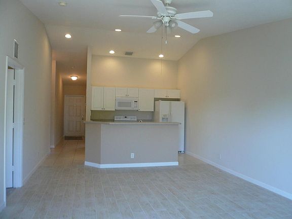 2nd image of 4514 Oak Terrace Dr