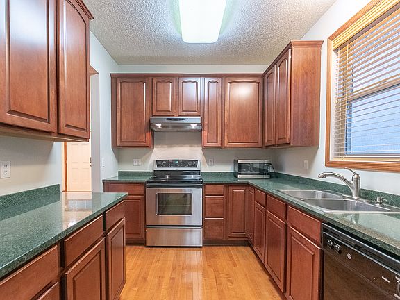 5th image of 11249 Beechwood Ln