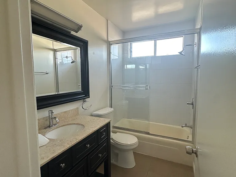 1421 Amherst Ave #5 — Photo 6