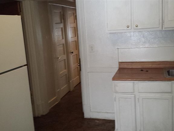3rd image of 39 N Manning Blvd