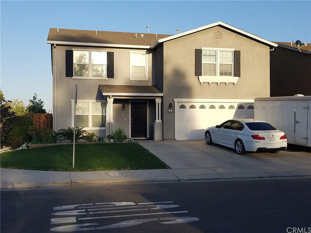 190 Pyramid Ct photo 1