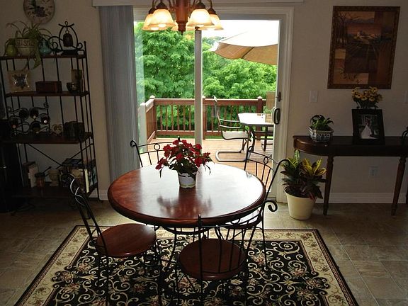 4th image of 2587 Pleasant Crest Ct