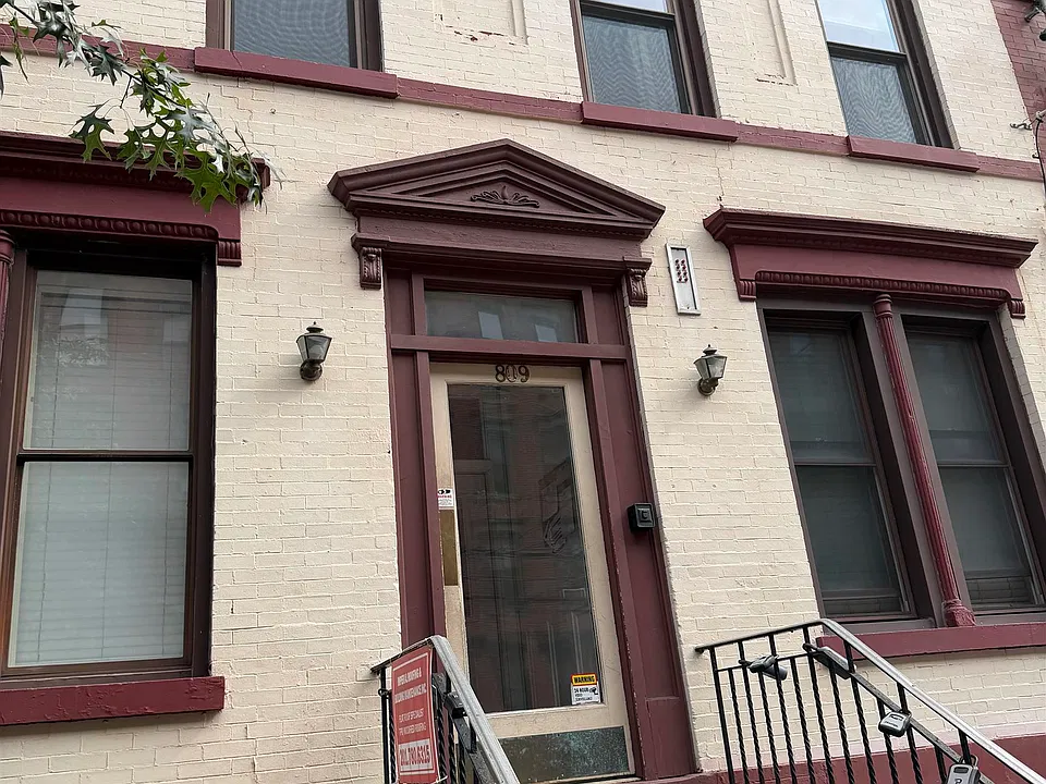 809 Willow Ave #2R