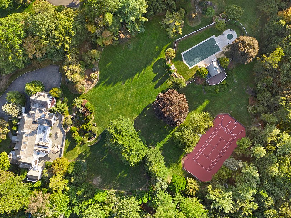 28 Pleasant Ridge Road