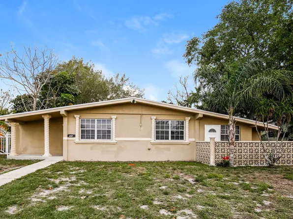 840 NW 202nd St, Miami Gardens, FL 33169