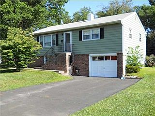 1st image of 25 Louise Dr