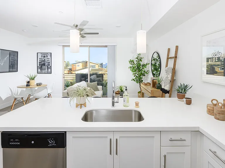Model Unit Kitchen