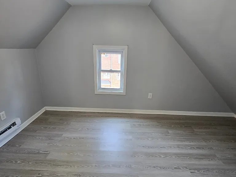 244 Leslie St #3 — Photo 7