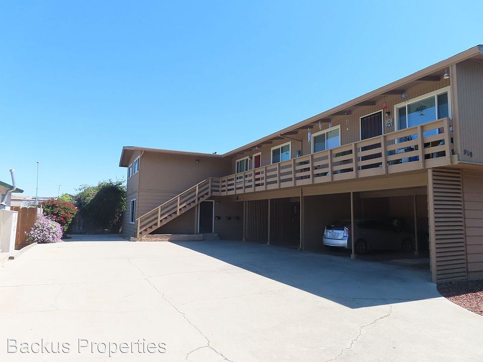 1st image of 919 Padre Dr APT 1