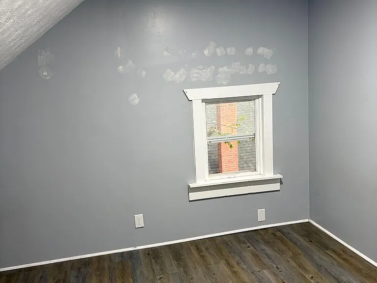 724 W Elm St — Photo 18