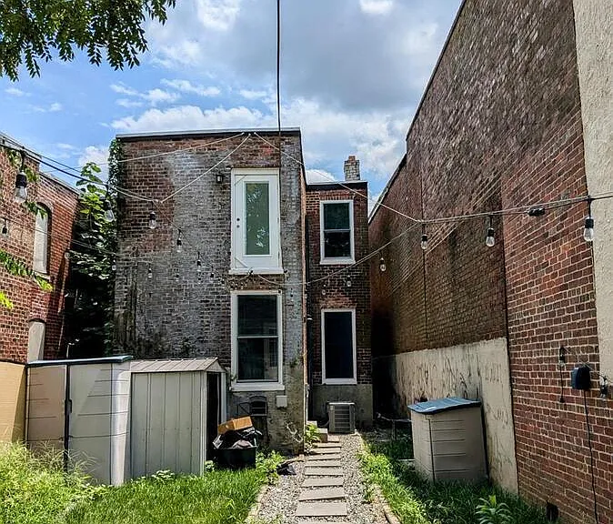 608 N 1st St — Photo 36