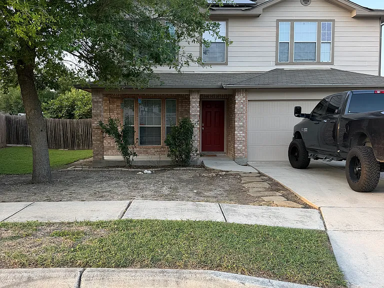 402 Reba — Photo 1