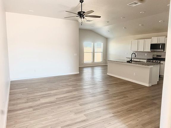 4th image of 5920 Woodpecker Way