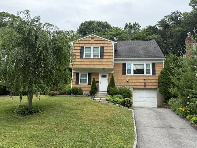 1st image of 18 Coralyn Ave