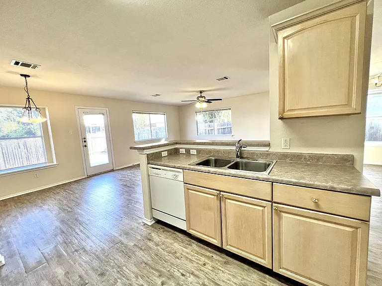 1505 Merrell Cv — Photo 9