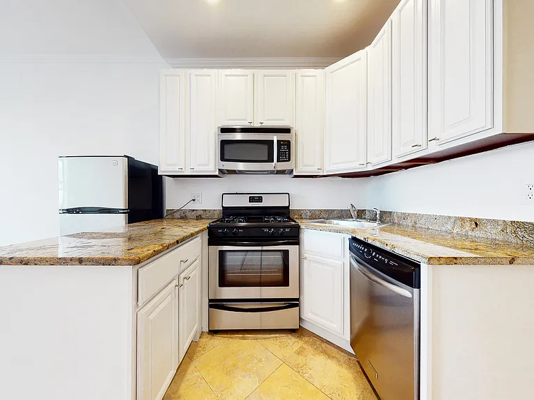 124 W 139th St #5LBA — Photo 3