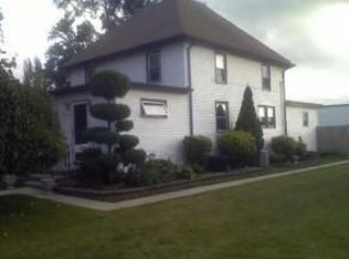 305 S Elm St, Herscher, IL 60941