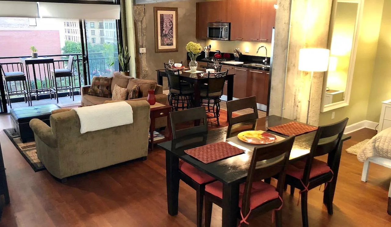 Studio, 740 sqft, $2,100 — Photo 2