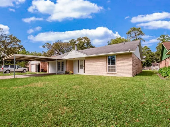 614 Red Oak Ave, Crosby, TX 77532