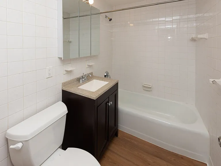 Lakewood Apartments — Photo 53