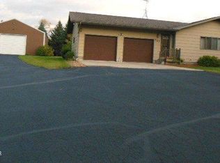 527 E Lake Brophy Rd NW, Alexandria, MN 56308