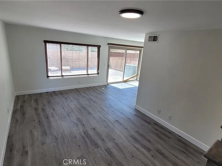 1112 S Cypress Ave #28 — Photo 5