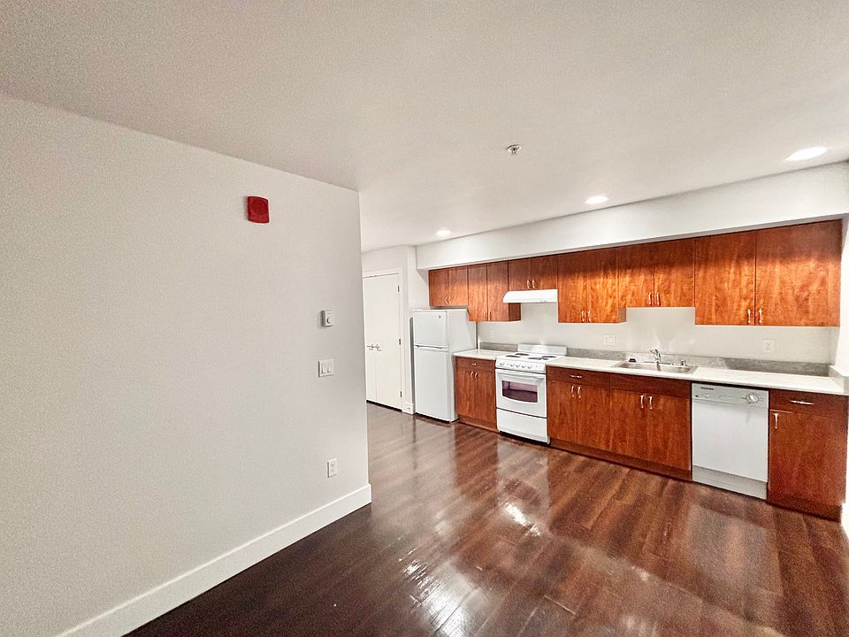 1st image of 1404 E Yesler Way APT 309