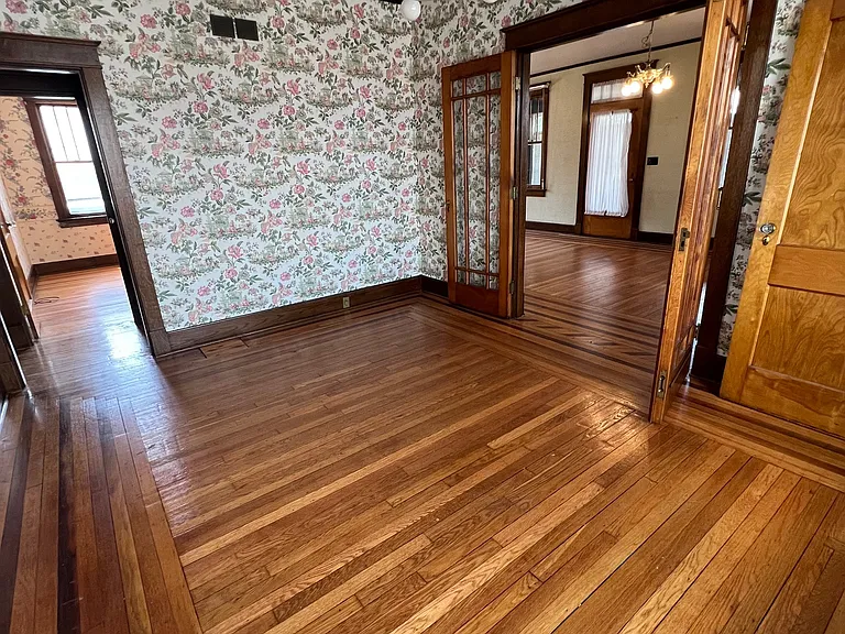 802 W Franklin St — Photo 6