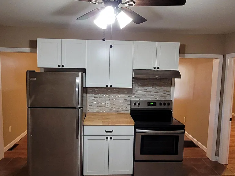 391 Putnam Pike #C — Photo 8