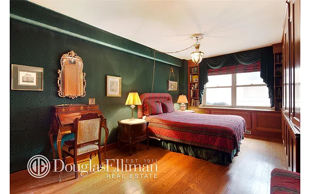 Sold by Douglas Elliman | media 24