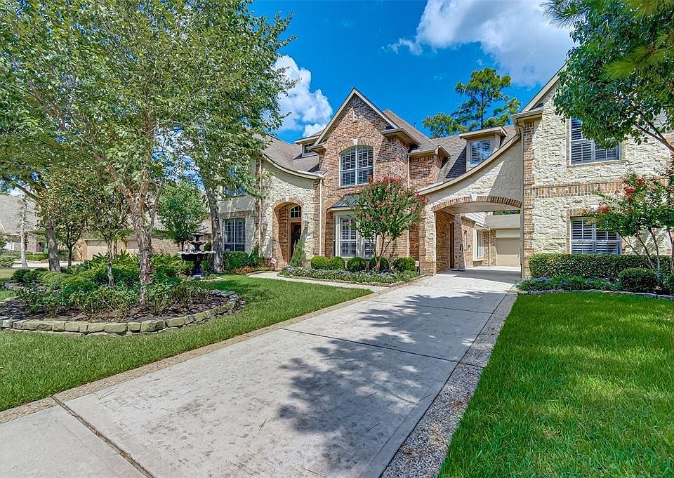 1st image of 15 N Fair Manor Cir