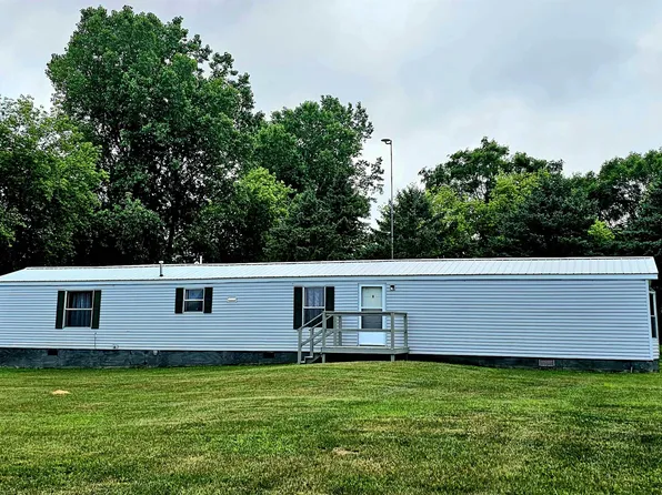 5955 N Pendell Rd, Elwell, MI 48832