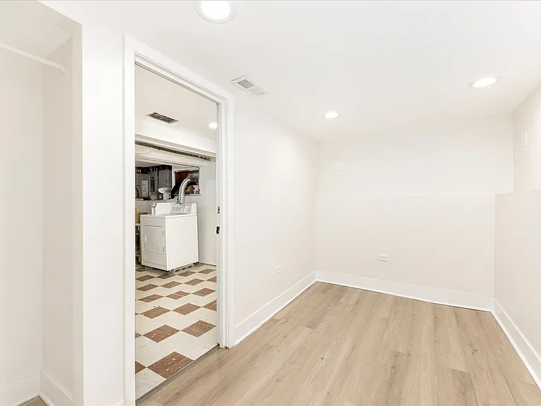 4849 W Hutchinson St #1 — Photo 25
