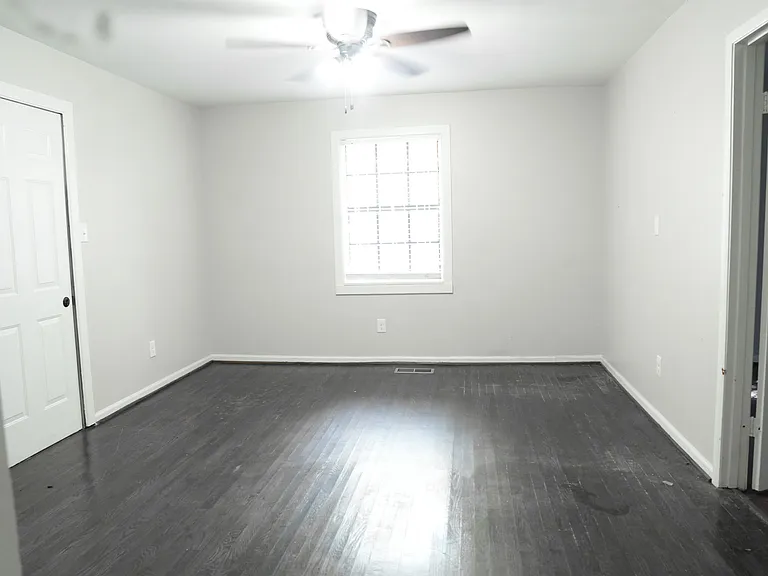 MASTER ROOM