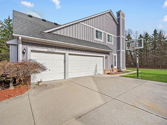 3rd image of 7359 Water Oaks