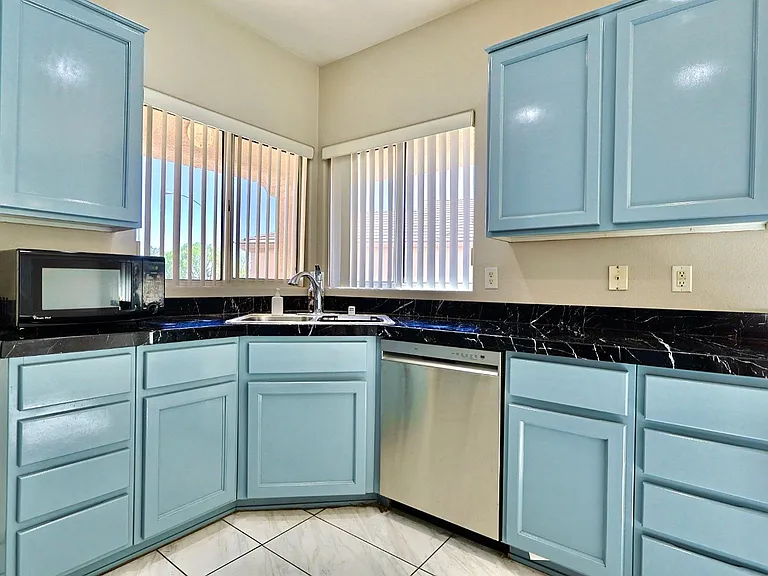 2503 Libretto Ave — Photo 7