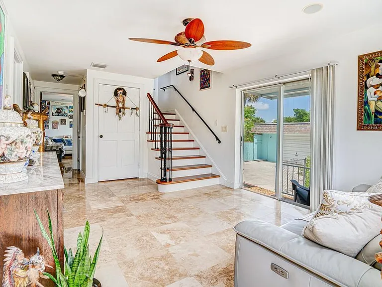 1265 NE Oceanview Cir — Photo 4