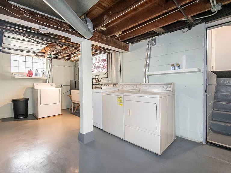 2615 N Wauwatosa Ave — Photo 16