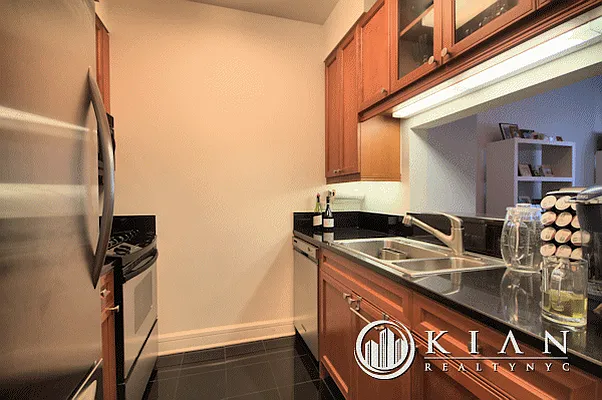 Rented by Kian Realty | media 8